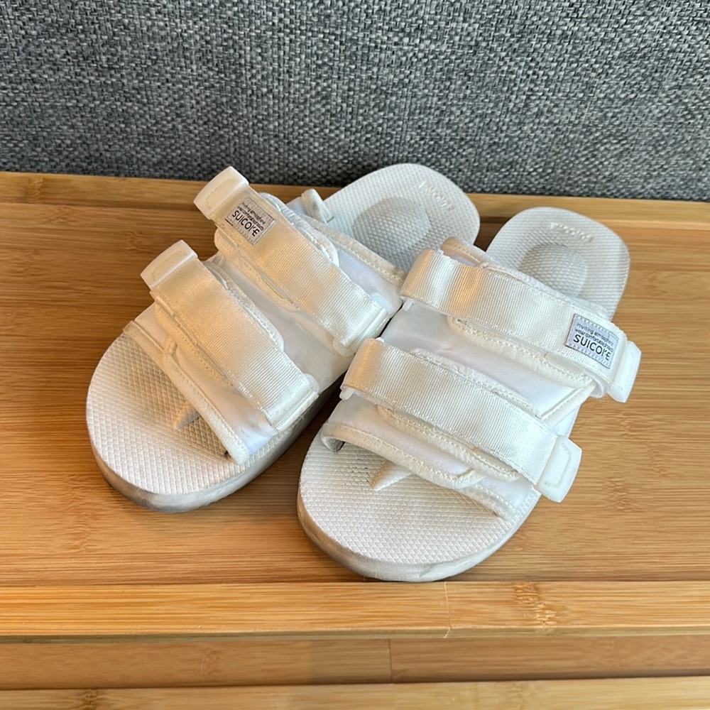 Suicoke moto cab white sandals slides